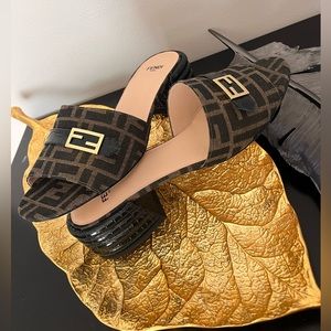 Fendi FF monogram sz 39 new